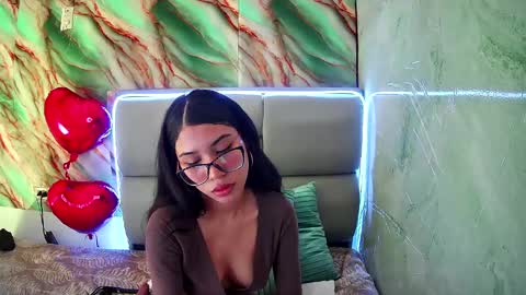 Snapshot of amberjeong chatting on 02/08/25, 01:11 Amber Jeong online show from 02/08/25, 01:11