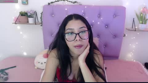 Snapshot of amberjeong chatting on 02/17/25, 12:54 Amber Jeong online show from 02/17/25, 12:54