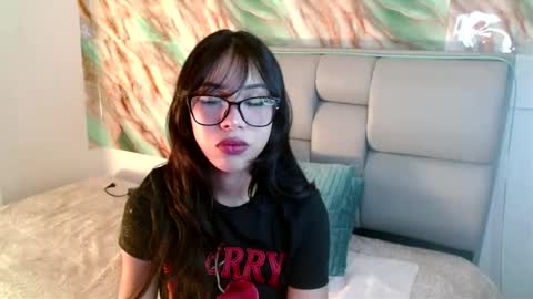 Snapshot of amberjeong chatting on 03/01/25, 10:31 Amber Jeong online show from 03/01/25, 10:31