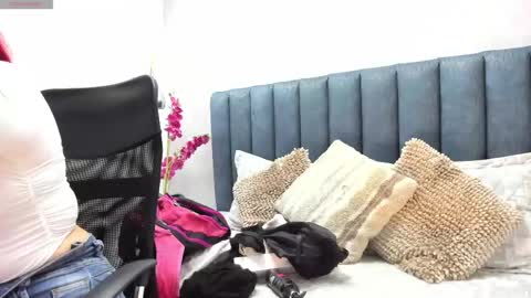 Amber online show from 03/03/25, 04:25