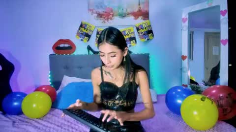 Snapshot of amberx_sweet chatting on 06/19/26, 08:12 Amber online show from 06/19/26, 08:12