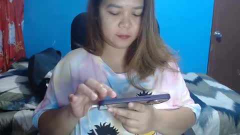 Snapshot of ambisyosa_moore chatting on 04/24/26, 06:43 Marie online show from 04/24/26, 06:43