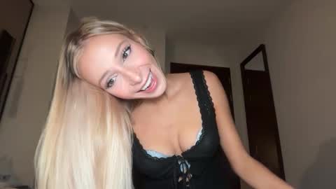 Snapshot of ambrefleur chatting on 02/09/26, 03:21 Ambre online show from 02/09/26, 03:21