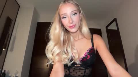 Snapshot of ambrefleur chatting on 03/04/26, 03:12 Ambre online show from 03/04/26, 03:12