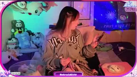Snapshot of ambrosiakitty chatting on 05/13/26, 07:50 Ambrosia online show from 05/13/26, 07:50