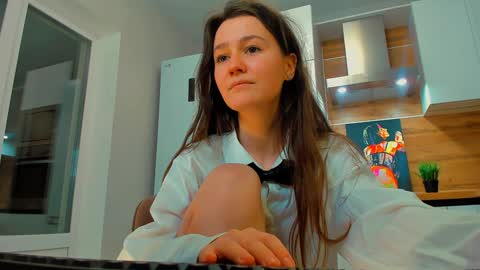 Snapshot of ameli_moon chatting on 01/14/25, 04:08 Eileen online show from 01/14/25, 04:08