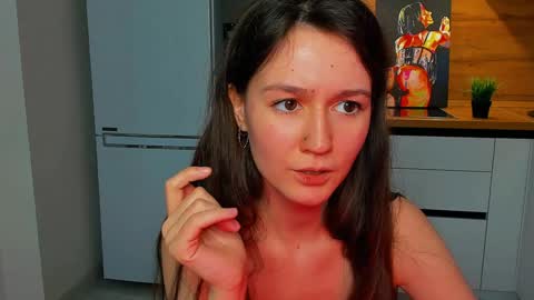 Snapshot of ameli_moon chatting on 01/17/25, 06:02 Eileen online show from 01/17/25, 06:02