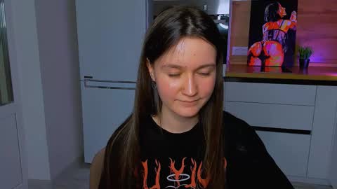 Snapshot of ameli_moon chatting on 02/16/25, 05:04 Eileen online show from 02/16/25, 05:04