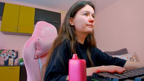 Snapshot of ameli_moon chatting on 09/27/25, 11:04 Eileen online show from 09/27/25, 11:04