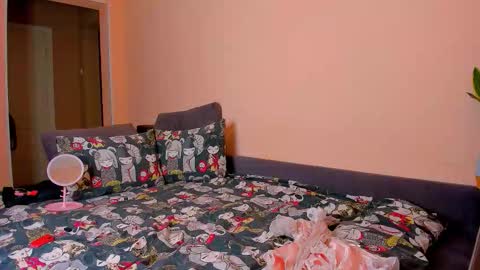 Snapshot of ameli_moon chatting on 10/25/25, 07:08 Eileen online show from 10/25/25, 07:08