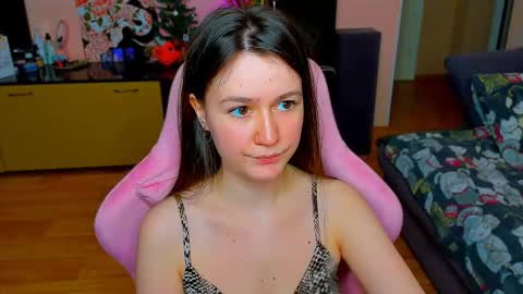 Snapshot of ameli_moon chatting on 02/08/26, 02:53 Eileen online show from 02/08/26, 02:53