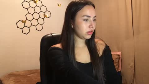 Snapshot of amelia___hall chatting on 11/04/25, 12:48 Amelia online show from 11/04/25, 12:48