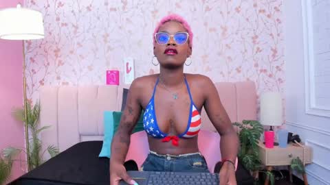 Amelia Adams online show from 04/24/26, 07:16