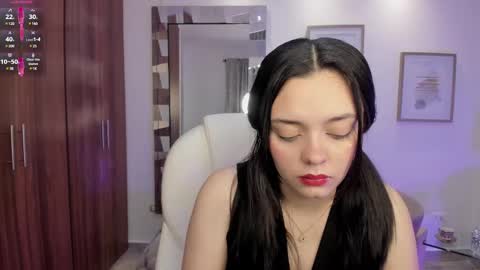 Snapshot of amelia_cheerry chatting on 01/14/25, 11:20 amelia online show from 01/14/25, 11:20