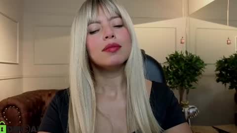 Snapshot of amelia_chillvibes chatting on 06/25/26, 12:20 AMELIA online show from 06/25/26, 12:20