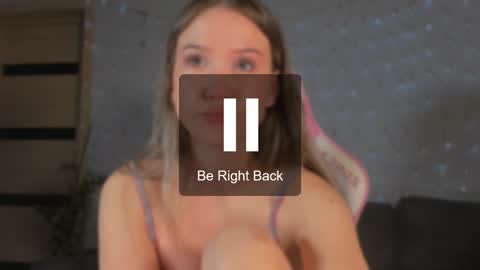 Snapshot of amelia_lein chatting on 12/28/24, 03:04 Your Amelia online show from 12/28/24, 03:04