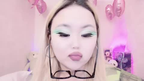 Amelia online show from 02/17/25, 12:21