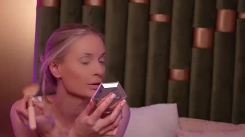 Snapshot of ameliaangell chatting on 06/12/26, 07:35 Amelia online show from 06/12/26, 07:35