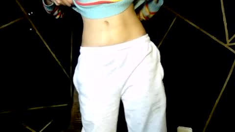 Snapshot of ameliacastro chatting on 04/12/26, 11:37 Amalia Castro online show from 04/12/26, 11:37