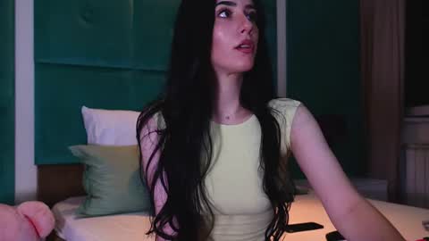 Snapshot of ameliajuney chatting on 06/16/26, 09:50 AmeliaJune online show from 06/16/26, 09:50