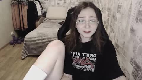 Snapshot of ameliakamishiro chatting on 12/04/24, 03:21 Amelia online show from 12/04/24, 03:21