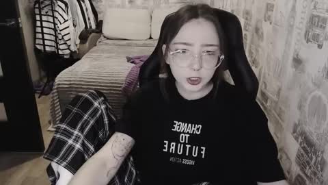 Snapshot of ameliakamishiro chatting on 12/15/24, 11:12 Amelia online show from 12/15/24, 11:12