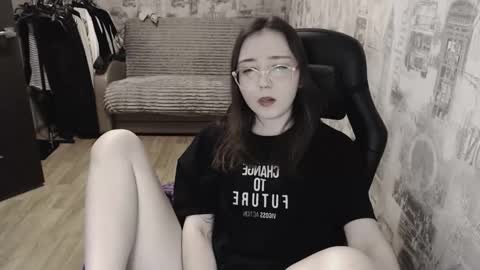 Snapshot of ameliakamishiro chatting on 02/13/25, 08:03 Amelia online show from 02/13/25, 08:03