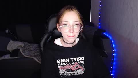 Snapshot of ameliakamishiro chatting on 10/12/25, 09:08 Amelia online show from 10/12/25, 09:08