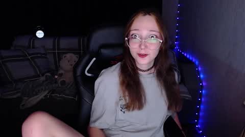 Snapshot of ameliakamishiro chatting on 10/15/25, 09:04 Amelia online show from 10/15/25, 09:04