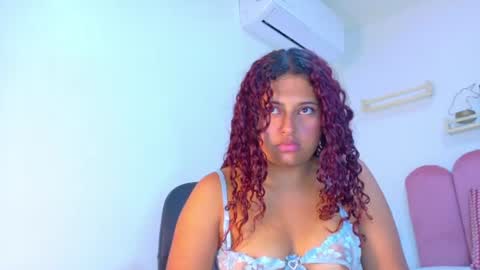 Snapshot of amelialaurent_ chatting on 07/11/26, 06:10 amelialaurent_ online show from 07/11/26, 06:10