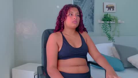 Snapshot of amelialaurent_ chatting on 07/21/26, 06:43 amelialaurent_ online show from 07/21/26, 06:43