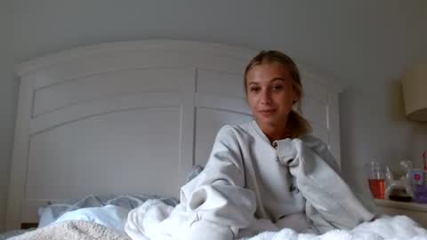 Amelia Lombardi online show from 06/11/26, 11:03