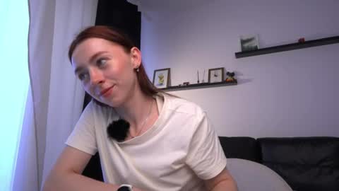 Snapshot of ameliamber0 chatting on 06/25/26, 02:43 Amelia online show from 06/25/26, 02:43