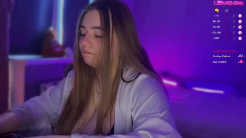 Snapshot of ameliamiless chatting on 03/24/26, 08:30 Amelia online show from 03/24/26, 08:30