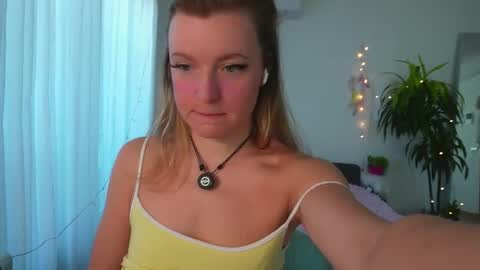 Snapshot of ameliasweety69 chatting on 01/08/26, 10:06 Amelia online show from 01/08/26, 10:06