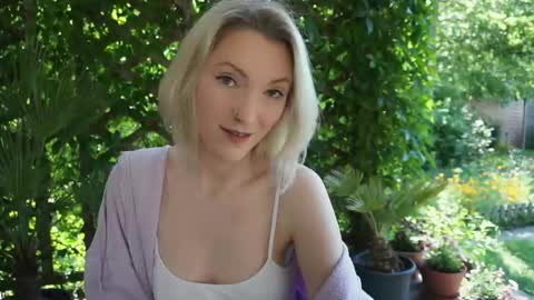 Call me Pixie or Amy xxx online show from 05/20/26, 07:25