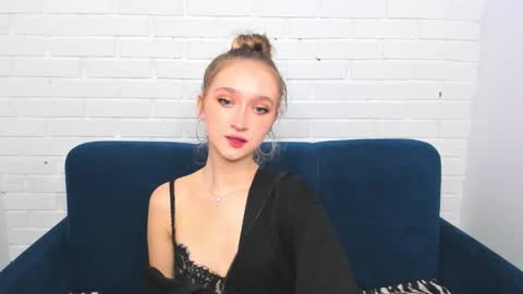ameliawise online show from 01/04/25, 08:49
