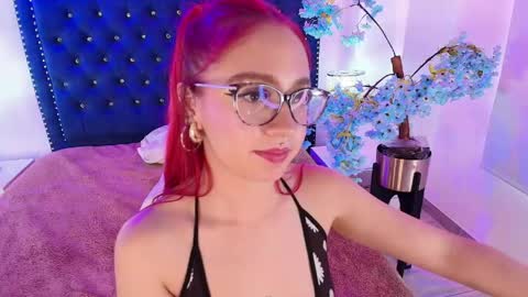 Snapshot of amelie_adamsx chatting on 04/30/26, 08:57 Amelie online show from 04/30/26, 08:57