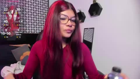 Snapshot of amelie_furtado chatting on 05/10/26, 12:54 amelie online show from 05/10/26, 12:54