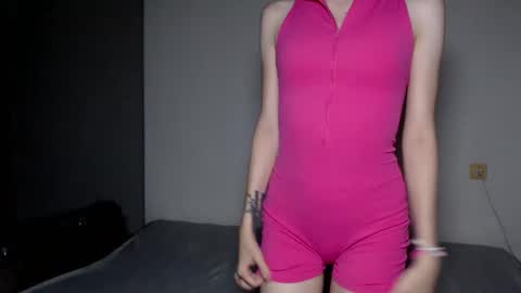 Snapshot of ameliebanshee chatting on 10/07/25, 03:42 ameliebanshee online show from 10/07/25, 03:42