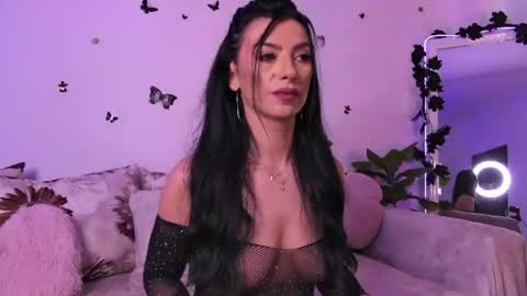 Snapshot of ameliereeaa chatting on 06/21/26, 03:25 AmelieReeaa online show from 06/21/26, 03:25