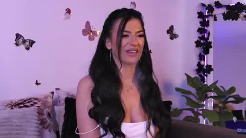 Snapshot of ameliereeaa chatting on 07/05/26, 01:51 AmelieReeaa online show from 07/05/26, 01:51