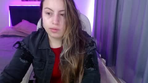 Snapshot of amelierose1 chatting on 04/19/26, 02:27 Amelie online show from 04/19/26, 02:27