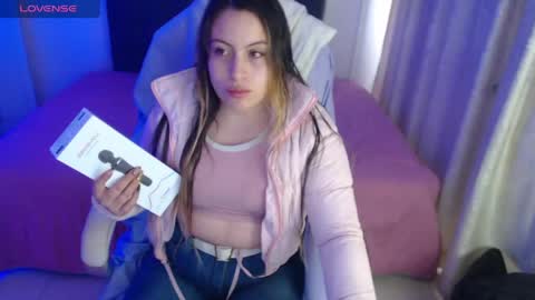 Snapshot of amelierose1 chatting on 05/04/26, 03:52 Amelie online show from 05/04/26, 03:52