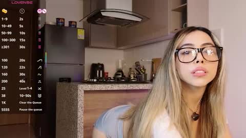 Victoria online show from 10/12/25, 09:47