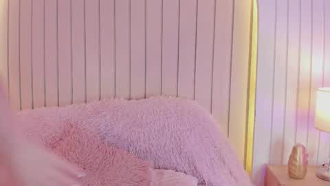 Amelia online show from 09/24/25, 12:47