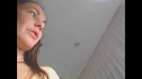 amelinamersi online show from 10/22/25, 03:45