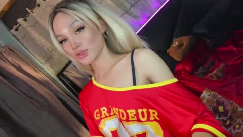 Snapshot of amelinckx chatting on 02/05/25, 06:37 amelinckx online show from 02/05/25, 06:37