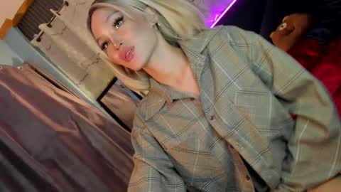 Snapshot of amelinckx chatting on 02/05/25, 10:55 amelinckx online show from 02/05/25, 10:55