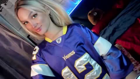 Snapshot of amelinckx chatting on 02/07/25, 07:27 amelinckx online show from 02/07/25, 07:27